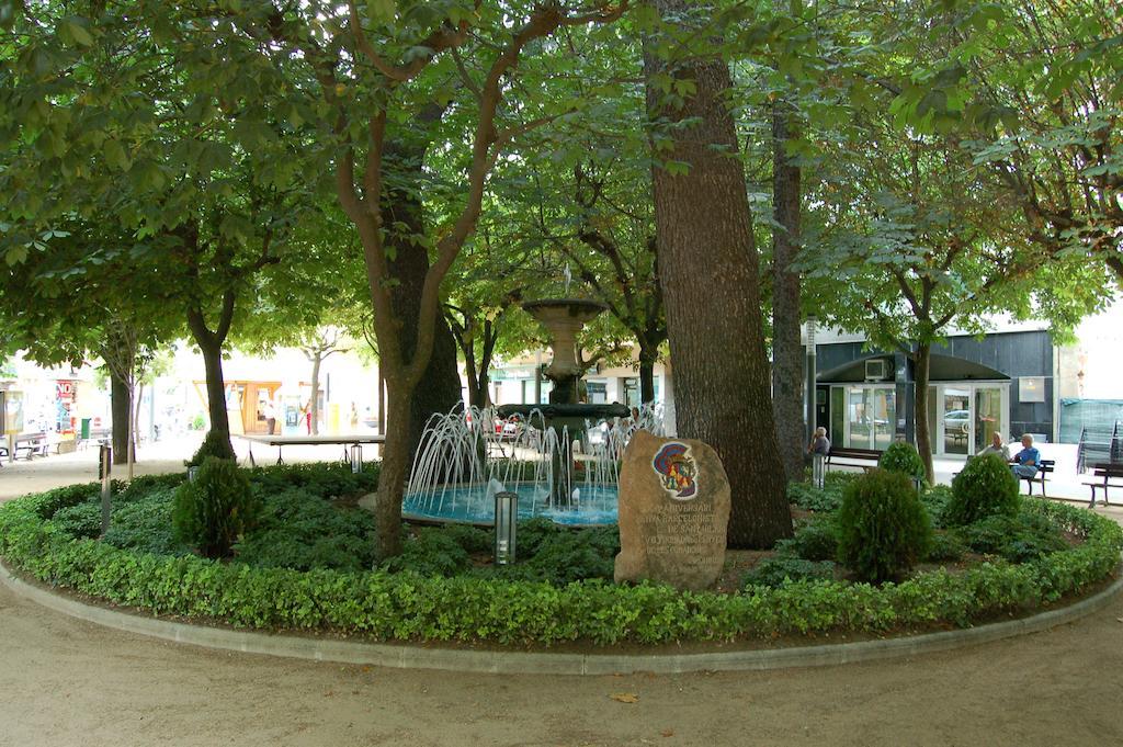Hostal Torras Sant Hilari Sacalm Exterior photo