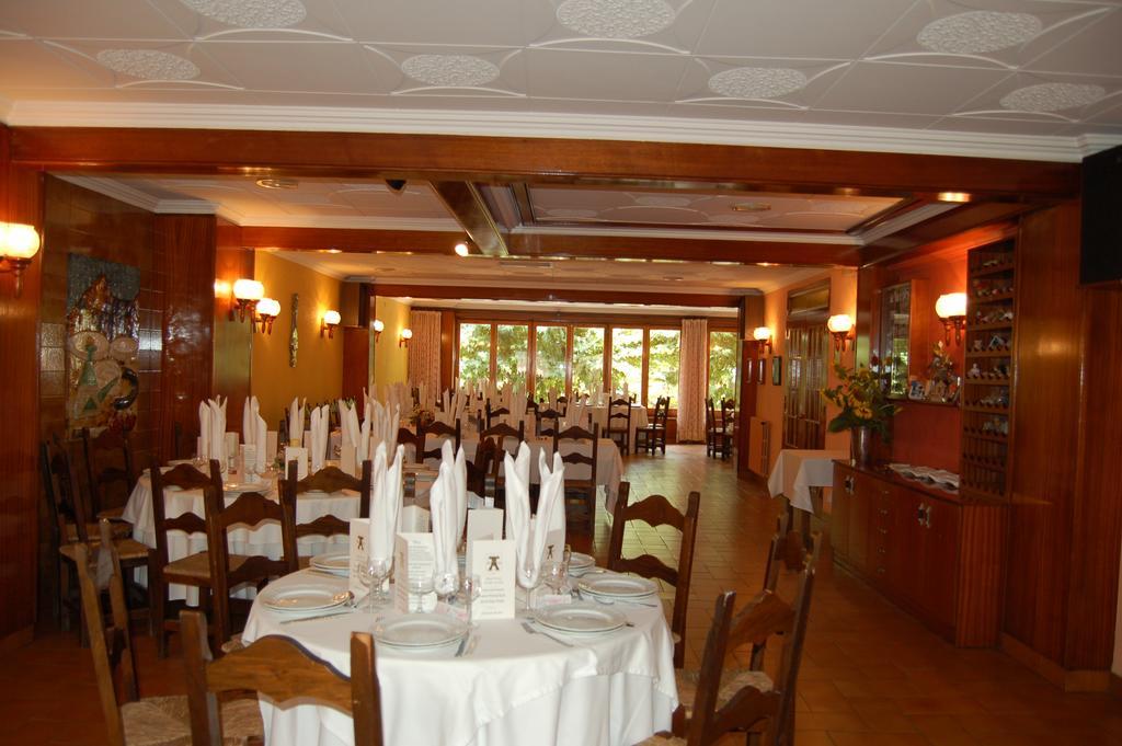 Hostal Torras Sant Hilari Sacalm Exterior photo